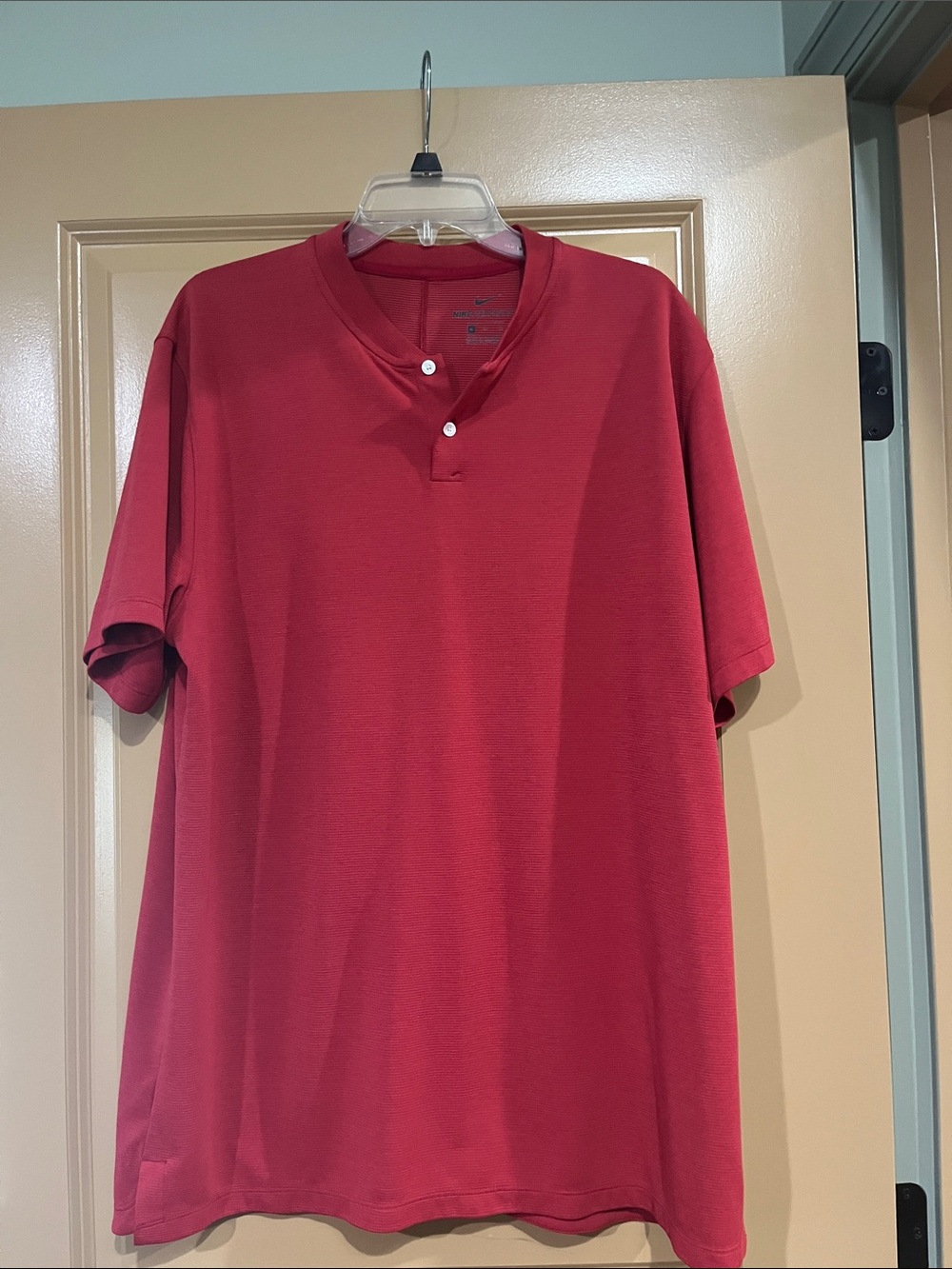 Nike Men’s Red Short-Sleeve Henley Polo XL